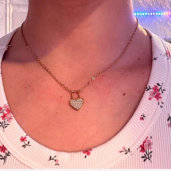 Bundle of two gold necklaces! - Picture 5 of 5